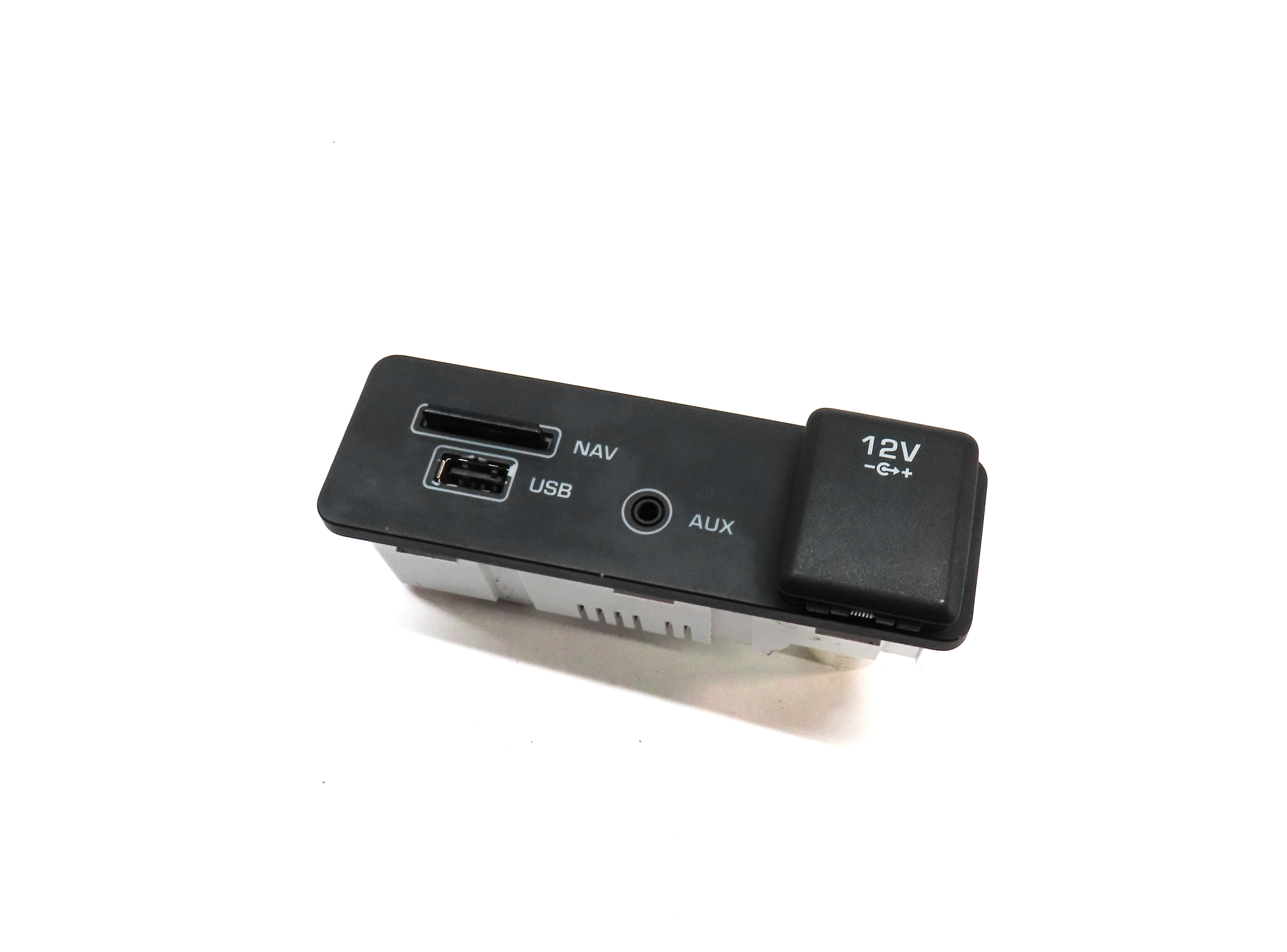 2016 LAND DISCOVERY SPORT (L550) FRONT CENTER CONSOLE AUX IN w/ NAVI SD CARD — exact item pictured